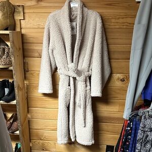 Pottery Barn Women's Cream Sherpa Robe Size Large
